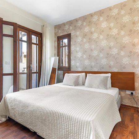2 Bedroom Apartment Assia With Communal Pool, Aphrodite Hills Resort Kouklia Extérieur photo