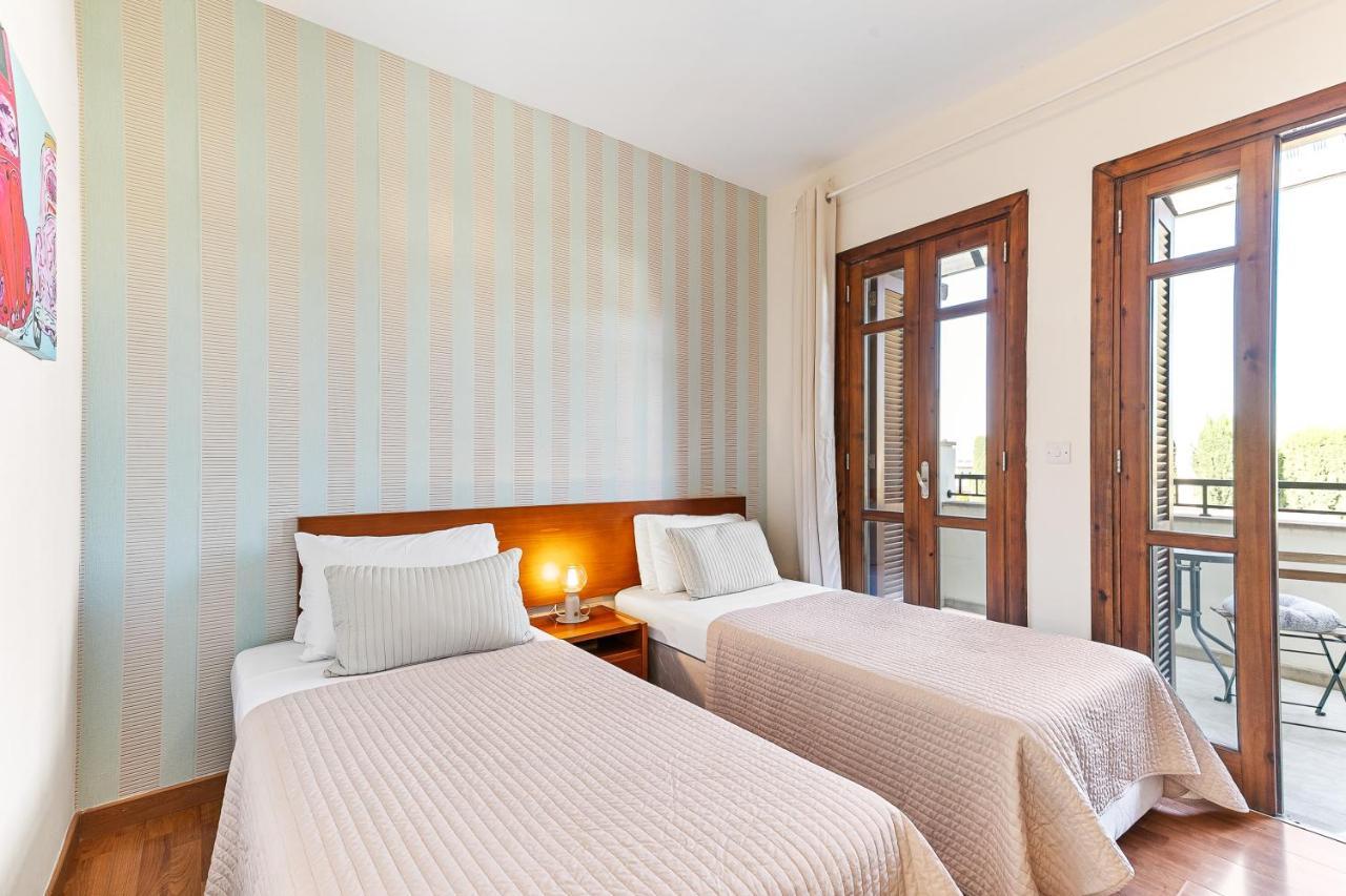 2 Bedroom Apartment Assia With Communal Pool, Aphrodite Hills Resort Kouklia Extérieur photo