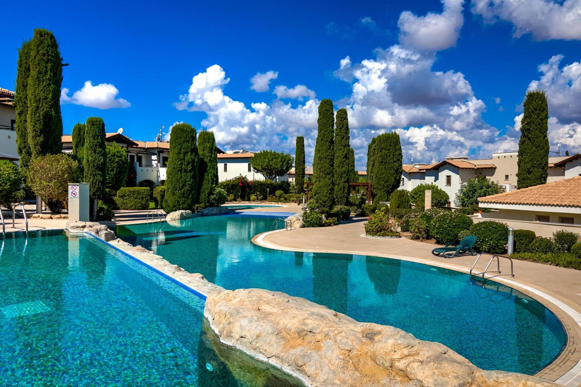 2 Bedroom Apartment Assia With Communal Pool, Aphrodite Hills Resort Kouklia Extérieur photo