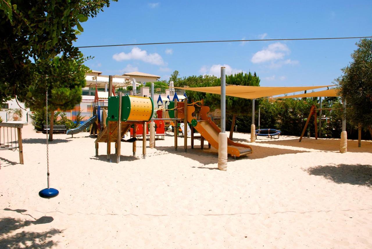 2 Bedroom Apartment Assia With Communal Pool, Aphrodite Hills Resort Kouklia Extérieur photo