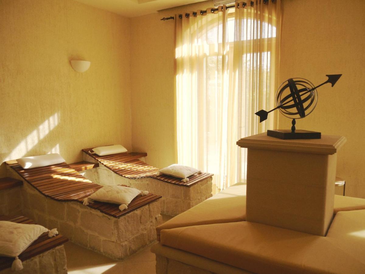 2 Bedroom Apartment Assia With Communal Pool, Aphrodite Hills Resort Kouklia Extérieur photo